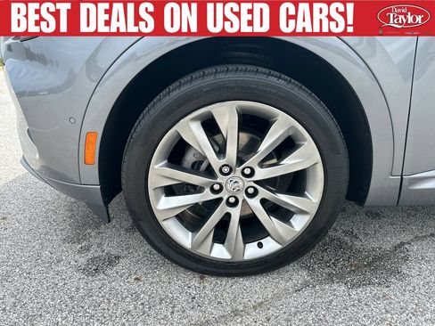 Used 2022 Buick Envision Avenir w/ Technology Package II FWD image 20