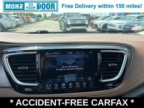 Used 2019 Chrysler Pacifica Limited w/ Advanced Safetytec Group FWD image 23