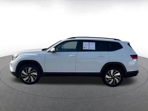 Used 2025 Volkswagen Atlas SE image 9
