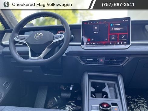 New 2025 Volkswagen Tiguan SE image 5