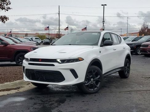 Certified 2024 Dodge Hornet GT w/ GT Blacktop Package image 34