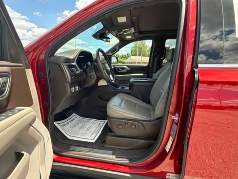 Used 2023 GMC Yukon SLT w/ SLT Premium Package AWD/4WD image 19