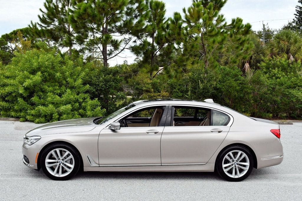 Used 2016 BMW 750i xDrive AWD/4WD image 28