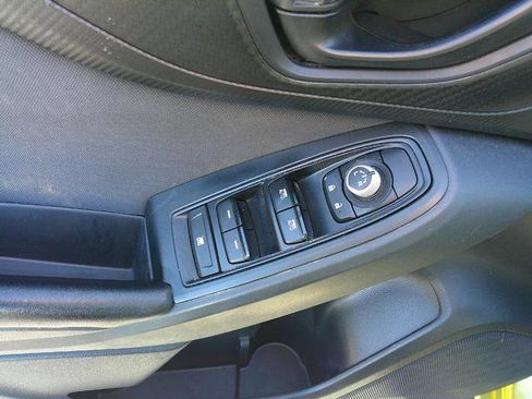 Used 2021 Subaru Crosstrek 2.0i Premium image 8