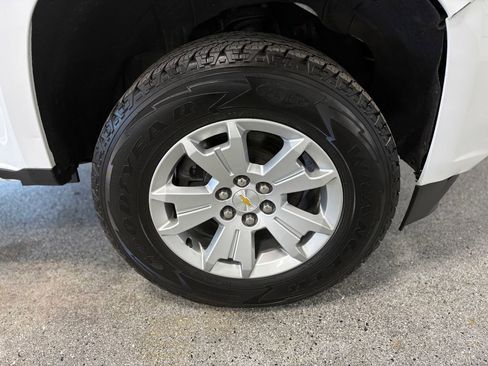 Used 2022 Chevrolet Colorado LT w/ Fleet Safety Package RWD image 32