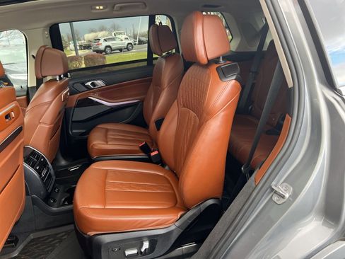Used 2023 BMW X7 xDrive40i w/ Premium Package image 25