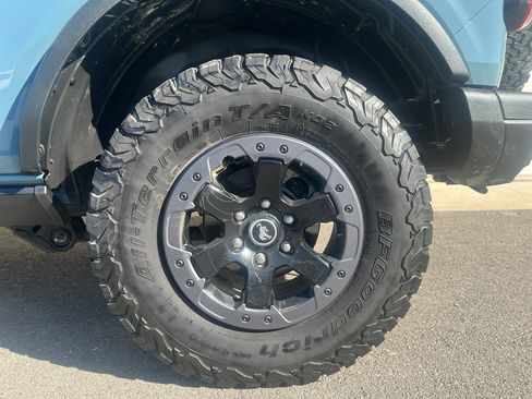 Used 2022 Ford Bronco Badlands image 7