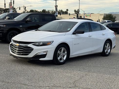 Used 2023 Chevrolet Malibu LS image 3