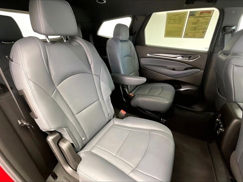 Used 2023 Buick Enclave Essence image 18