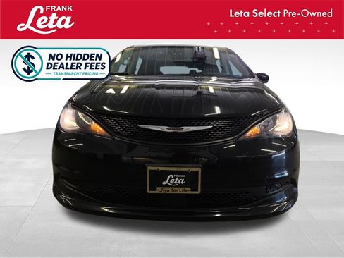 Used 2023 Chrysler Voyager LX FWD image 9