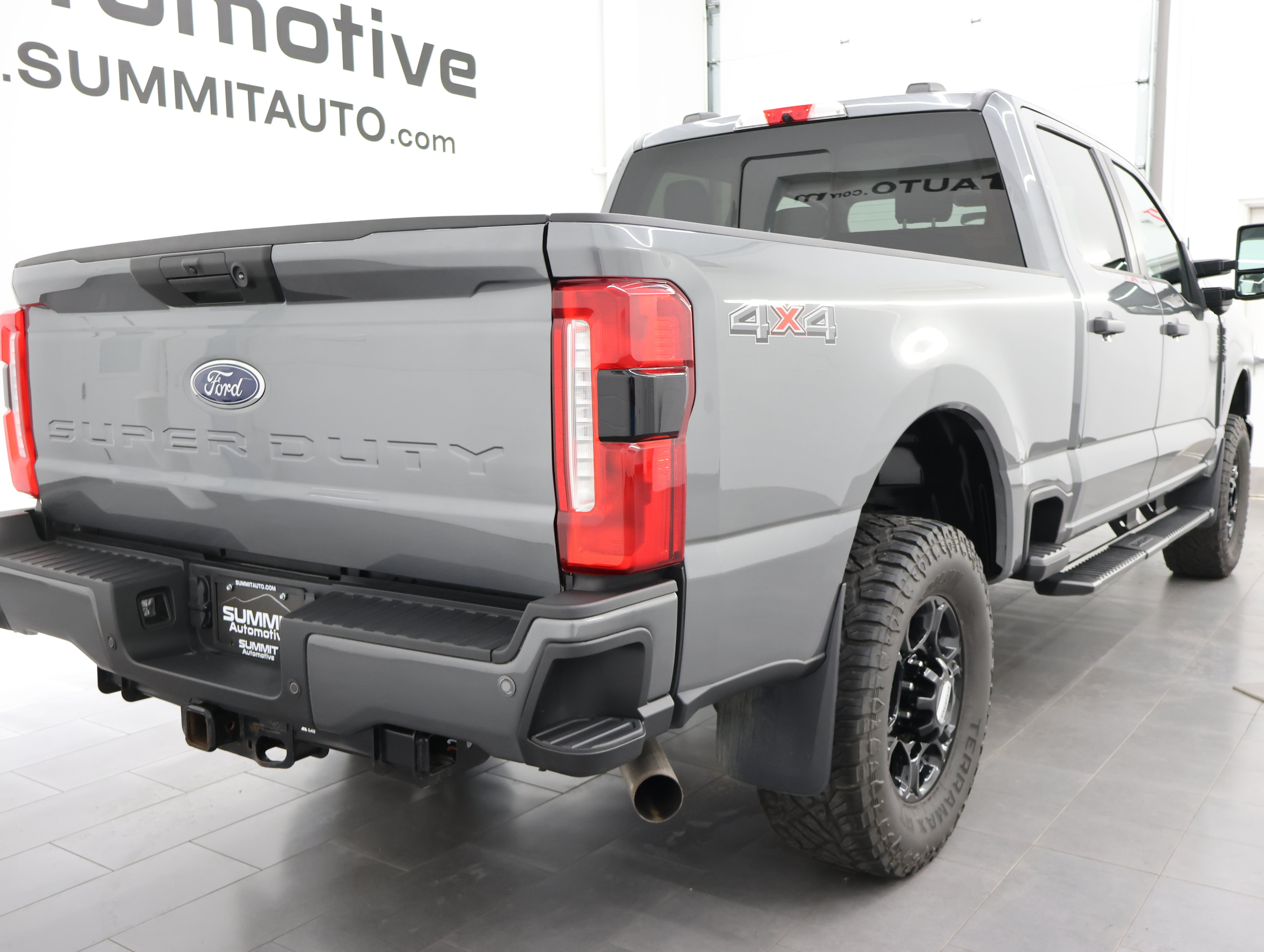 Used 2024 Ford F250 4x4 Crew Cab Super Duty image 4