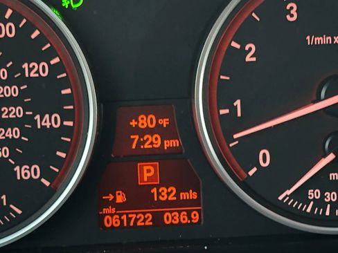Used 2010 BMW 528i xDrive Sedan AWD/4WD image 4
