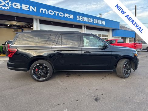 Used 2022 Ford Expedition Max Limited image 8