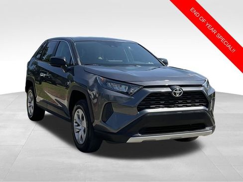 Used 2022 Toyota RAV4 LE image 1