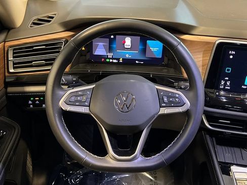 Certified 2025 Volkswagen Atlas SE AWD/4WD image 20