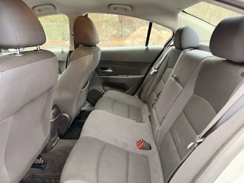 Used 2016 Chevrolet Cruze LT image 20