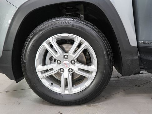 Used 2023 GMC Terrain SLE w/ Driver Convenience Package AWD/4WD image 29