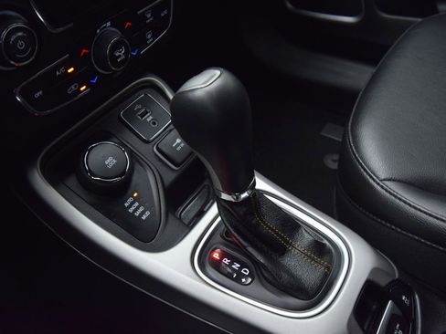 Used 2018 Jeep Compass Latitude w/ Popular Equipment Group image 22