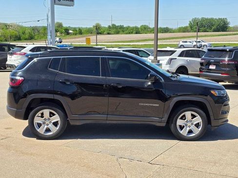 Certified 2022 Jeep Compass Latitude w/ Sun and Sound Group AWD/4WD image 9