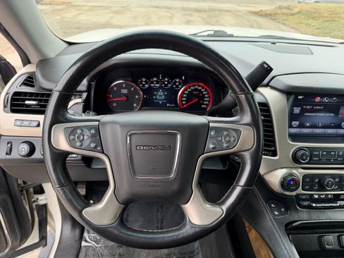 Used 2015 GMC Yukon Denali w/ Premium Package image 18