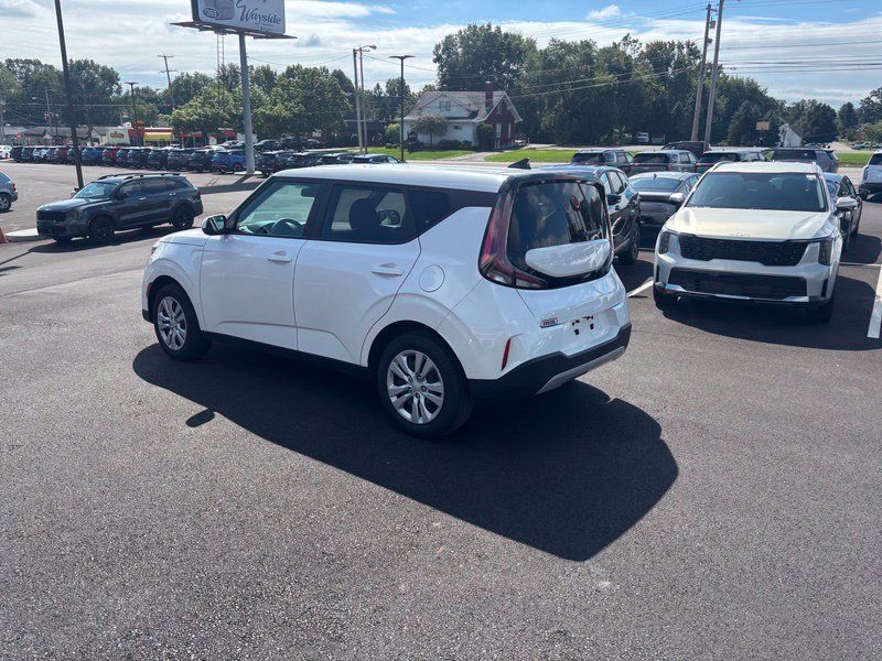 Certified 2024 Kia Soul LX FWD image 6