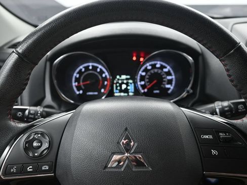 Used 2019 Mitsubishi Outlander Sport LE AWD/4WD image 14