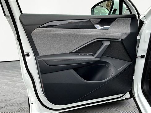 New 2026 Volkswagen Tiguan S image 18