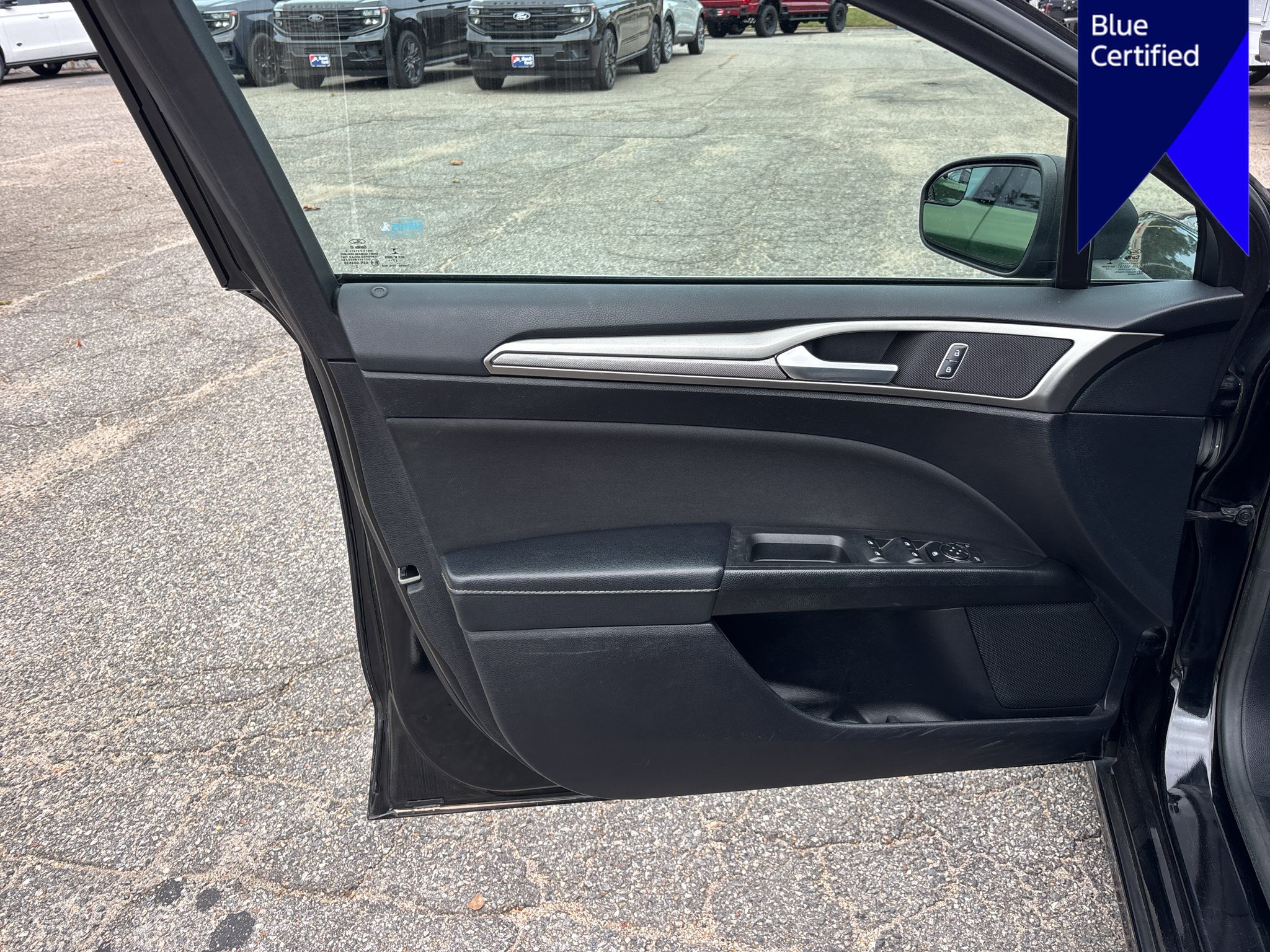 Used 2018 Ford Fusion SE w/ Fusion SE Technology Package FWD image 11
