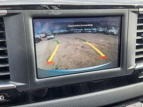 Used 2023 Chrysler Voyager LX FWD image 16