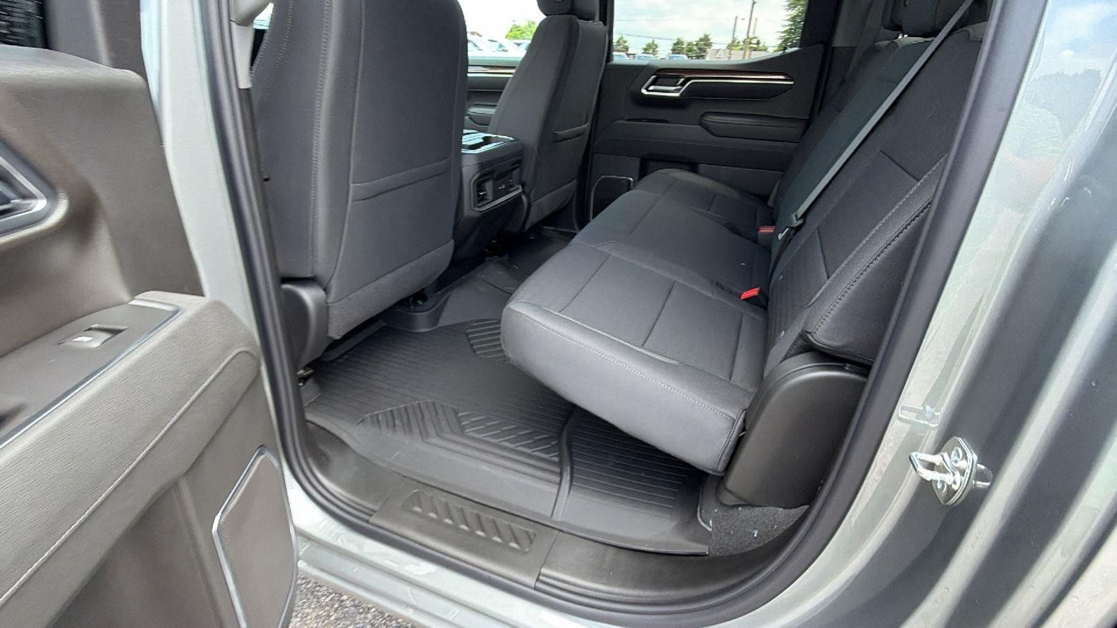 New 2026 Chevrolet Silverado 1500 RST AWD/4WD image 16