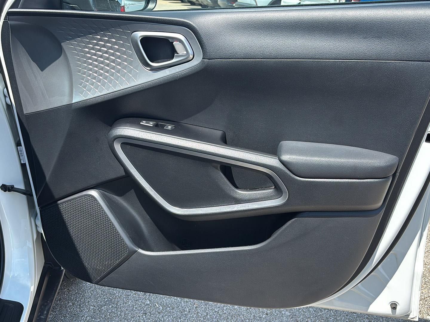 Certified 2025 Kia Soul LX FWD image 23