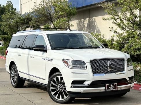 Used 2021 Lincoln Navigator L Reserve w/ Luxury Package AWD/4WD image 2