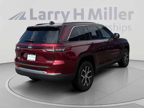 Used 2024 Jeep Grand Cherokee Limited AWD/4WD image 5