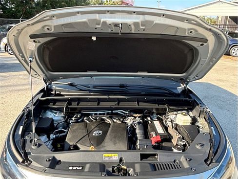 Used 2022 Toyota Highlander LE image 42