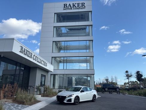 Used 2024 Nissan Altima 2.5 SR image 2