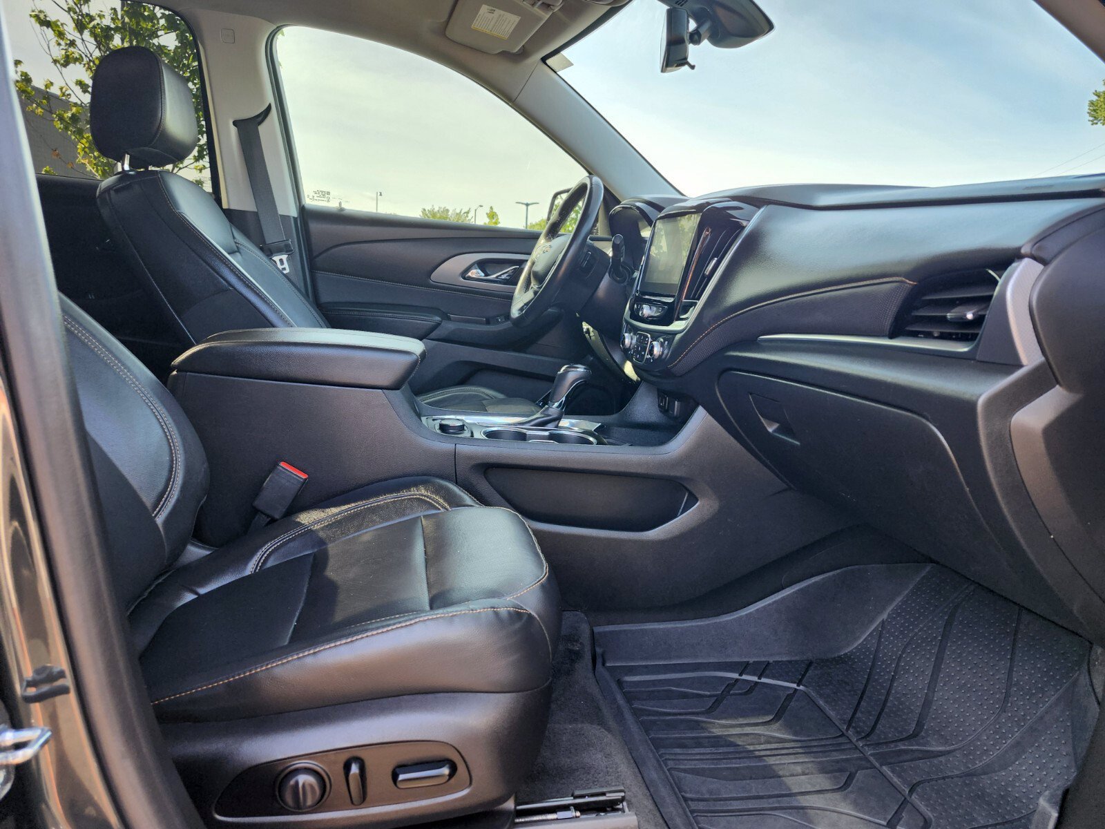 Used 2019 Chevrolet Traverse Premier w/ LPO, Floor Liner Package AWD/4WD image 10
