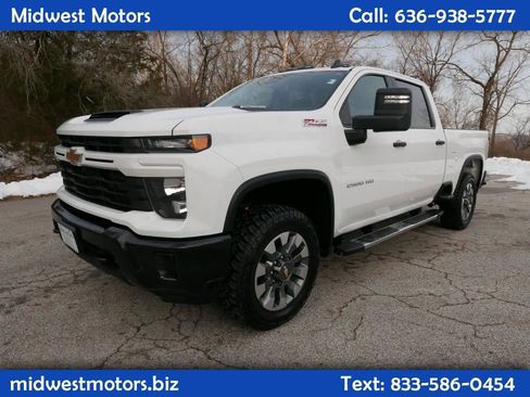 Used 2024 Chevrolet Silverado 2500 Custom w/ Custom Value Package image 1