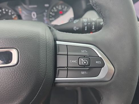 Used 2023 Jeep Compass Latitude w/ Sun and Sound Group AWD/4WD image 17