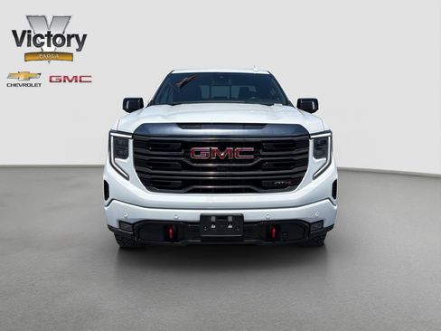 Used 2023 GMC Sierra 1500 AT4 w/ AT4 Preferred Package AWD/4WD image 2