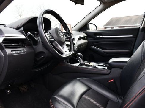 Used 2024 Nissan Altima 2.5 SR image 14