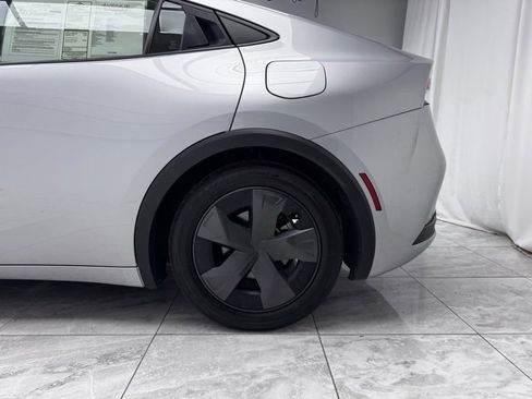 Used 2024 Toyota Prius LE image 9