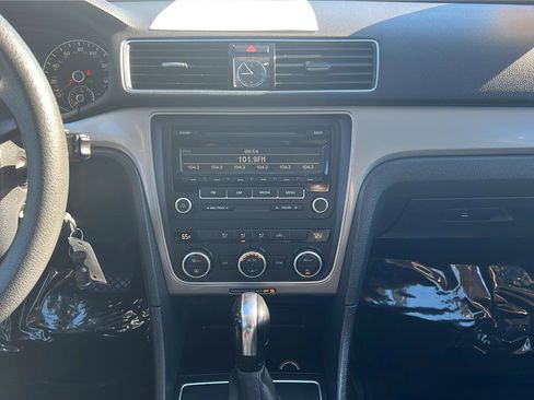 Used 2012 Volkswagen Passat 2.5 S image 10