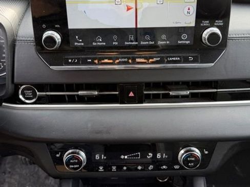 Used 2024 Mitsubishi Outlander AWD image 7