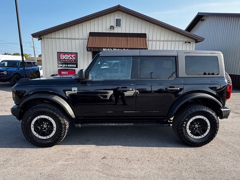 Used 2023 Ford Bronco Big Bend w/ Sasquatch Package AWD/4WD image 2