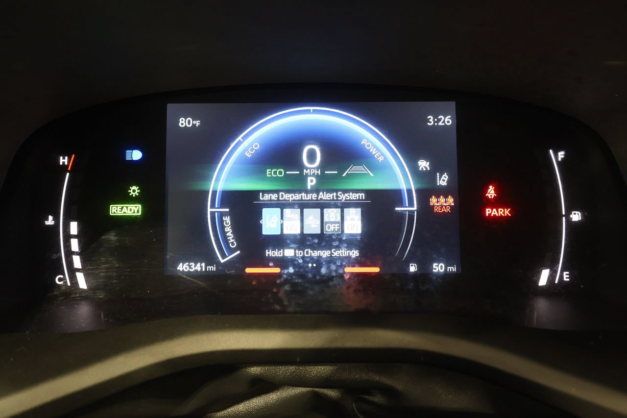 Used 2025 Toyota Camry LE FWD image 11