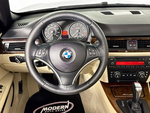 Used 2009 BMW 328i Convertible image 22