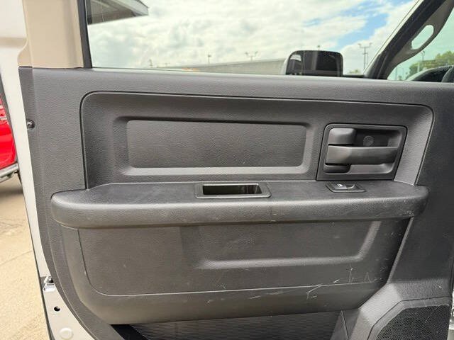 Used 2015 RAM 2500 Tradesman w/ Chrome Appearance Group AWD/4WD image 30