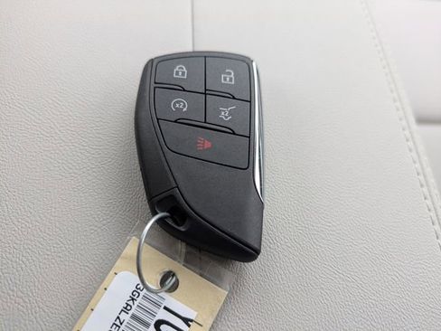 New 2026 GMC Terrain Denali w/ LPO, Black Badging Package image 35