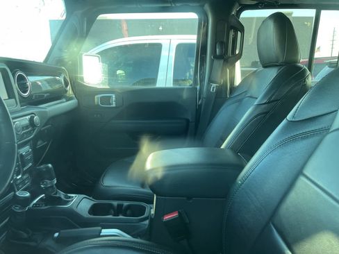 Used 2021 Jeep Wrangler Unlimited Sahara image 23