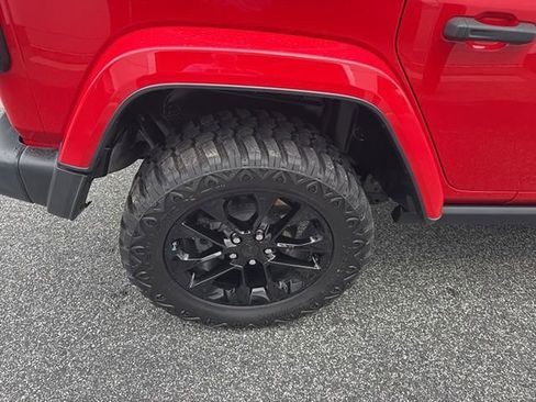 Used 2021 Jeep Wrangler Unlimited Sahara w/ Cold Weather Group AWD/4WD image 12